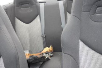 Attache ceinture arriere droit PEUGEOT 308 1