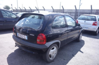 Ceinture arriere droit OPEL CORSA B