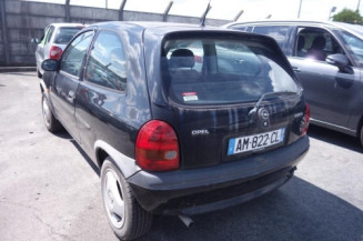 Ceinture arriere droit OPEL CORSA B