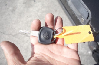 Ceinture arriere droit OPEL CORSA B