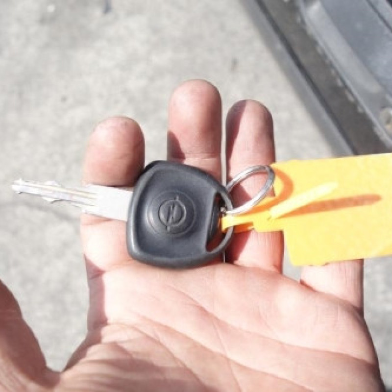 Ceinture arriere droit OPEL CORSA B Photo n°11