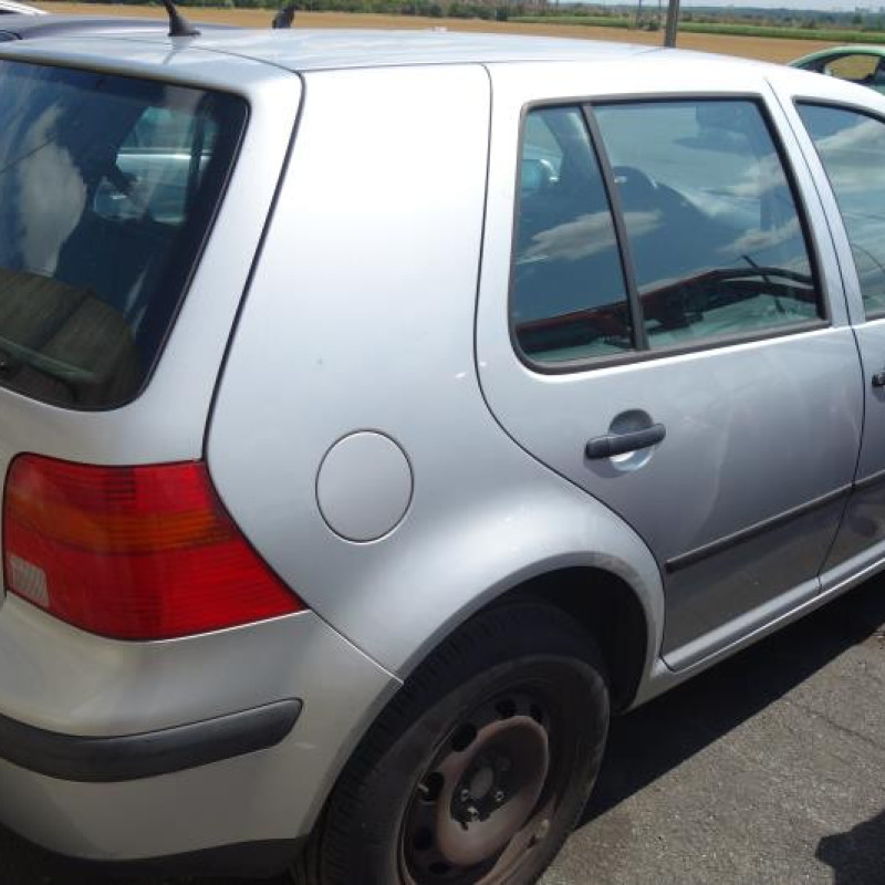 Pretensionneur de ceinture avant droit VOLKSWAGEN GOLF 4 Photo n°6