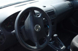 Pretensionneur de ceinture avant droit VOLKSWAGEN GOLF 4