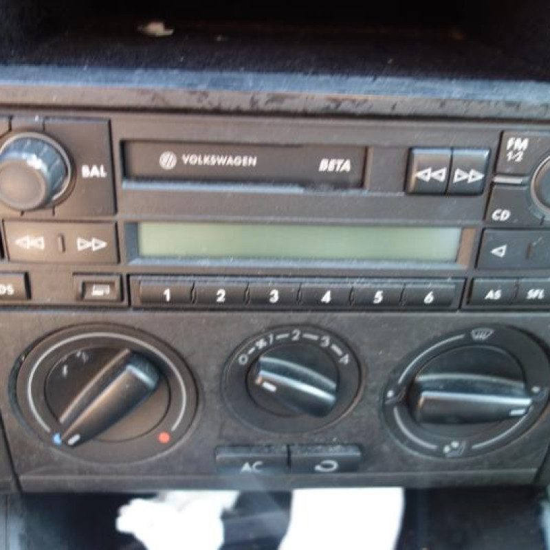 Pretensionneur de ceinture avant droit VOLKSWAGEN GOLF 4 Photo n°9