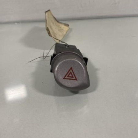 Bouton de warning HYUNDAI I 20 1 Photo n°1