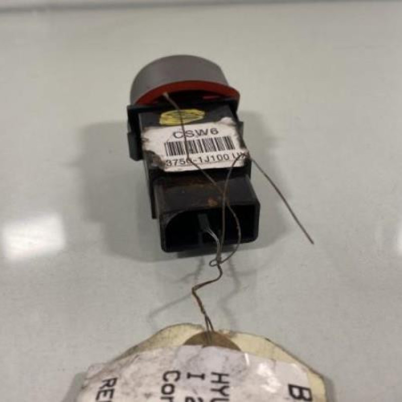 Bouton de warning HYUNDAI I 20 1 Photo n°3