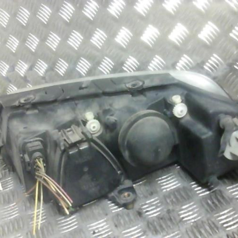 Optique avant principal droit (feux)(phare) VOLKSWAGEN PASSAT 4 Photo n°2