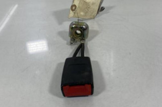 Attache ceinture arriere droit VOLKSWAGEN PASSAT 4 Photo n°1