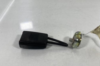 Attache ceinture arriere droit VOLKSWAGEN PASSAT 4