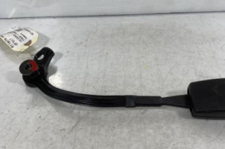 Attache ceinture avant droit VOLKSWAGEN PASSAT 4 Photo n°1