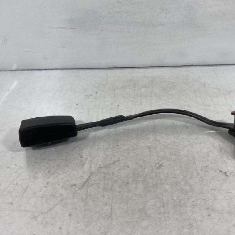 Attache ceinture avant droit VOLKSWAGEN PASSAT 4 Photo n°3