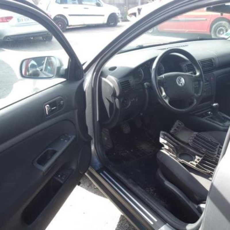 Pretensionneur de ceinture arriere gauche VOLKSWAGEN PASSAT 4 Photo n°8