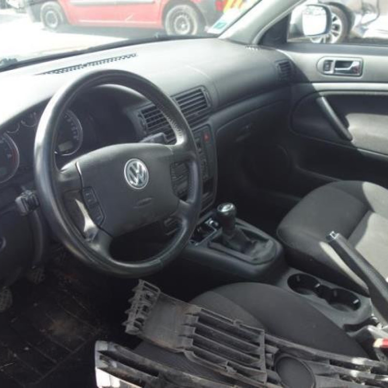 Pretensionneur de ceinture arriere gauche VOLKSWAGEN PASSAT 4 Photo n°9