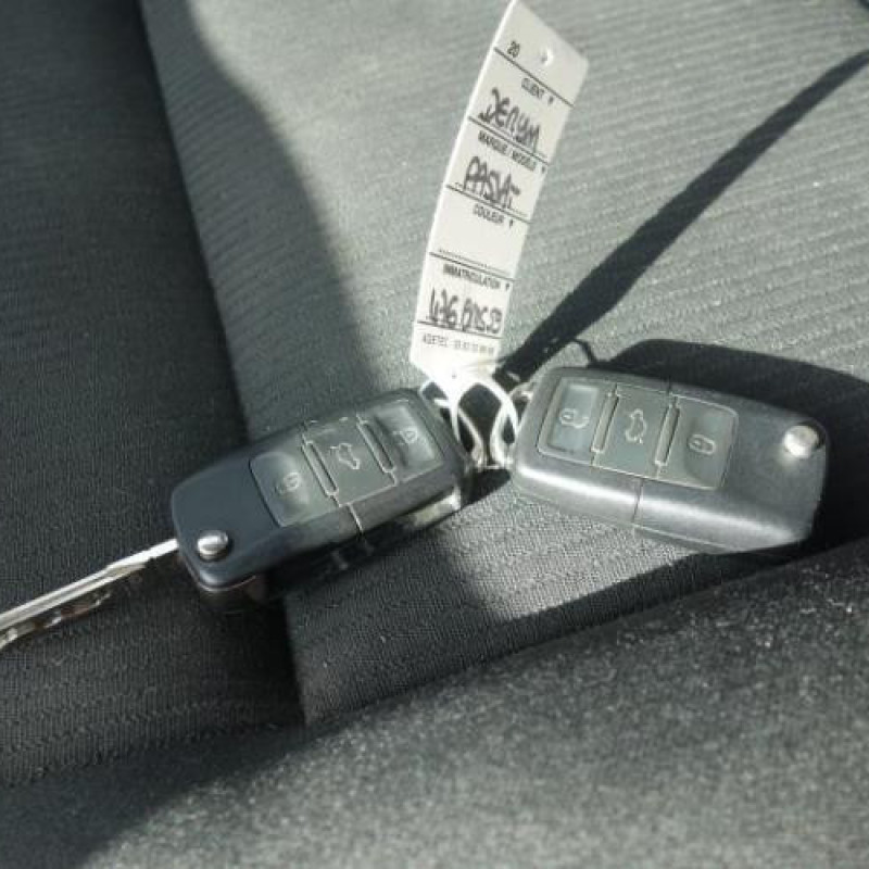 Pretensionneur de ceinture arriere gauche VOLKSWAGEN PASSAT 4 Photo n°16