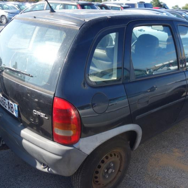 Porte avant gauche OPEL CORSA B Photo n°6
