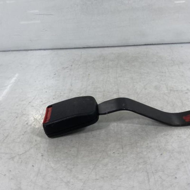 Attache ceinture avant droit VOLKSWAGEN POLO 3 Photo n°2