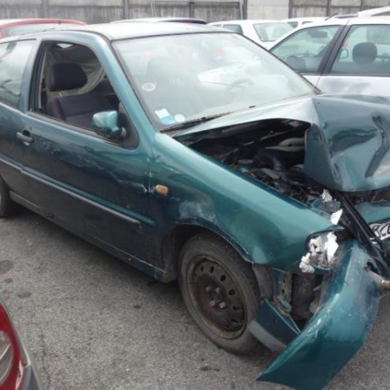 Attache ceinture avant droit VOLKSWAGEN POLO 3 Photo n°5
