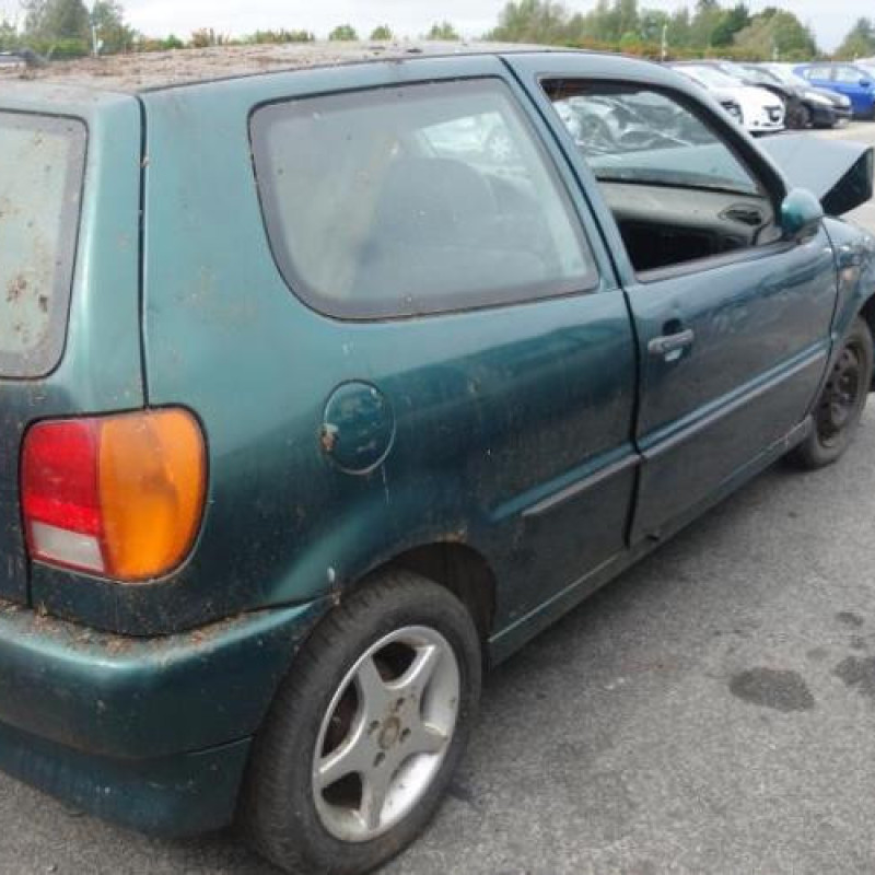 Attache ceinture avant droit VOLKSWAGEN POLO 3 Photo n°6