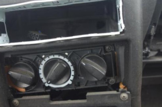 Attache ceinture avant droit VOLKSWAGEN POLO 3