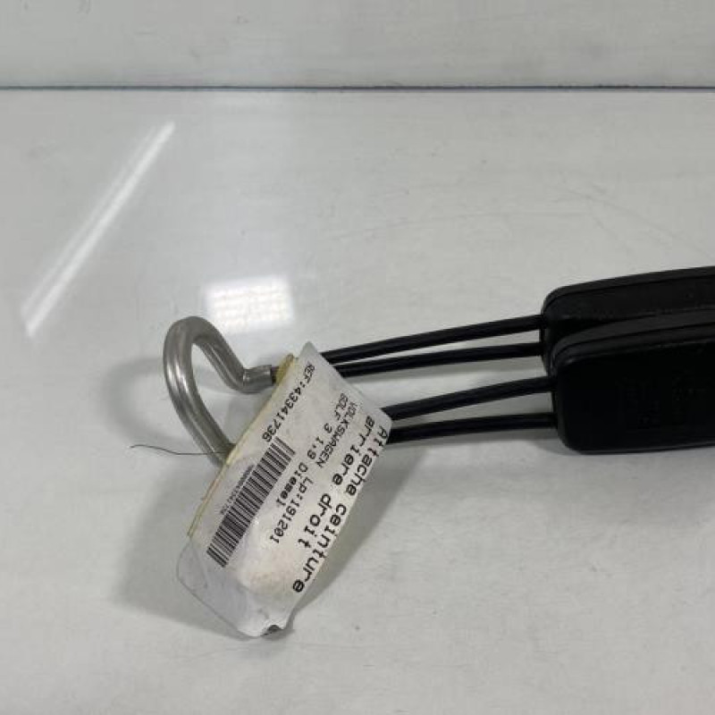 Attache ceinture arriere droit VOLKSWAGEN GOLF 3 Photo n°3