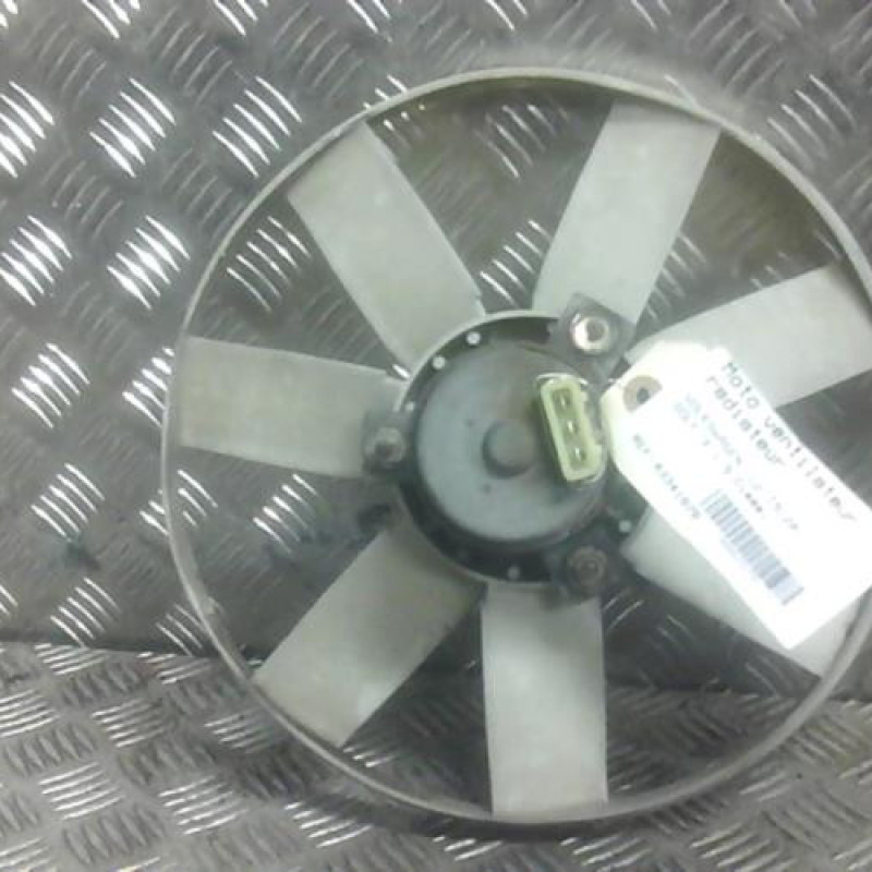 Moto ventilateur radiateur VOLKSWAGEN GOLF 3 Photo n°2