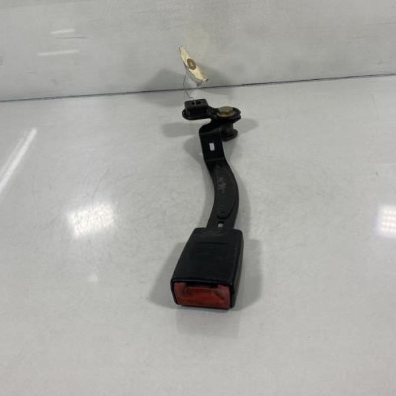 Attache ceinture avant droit VOLKSWAGEN GOLF 4 Photo n°1