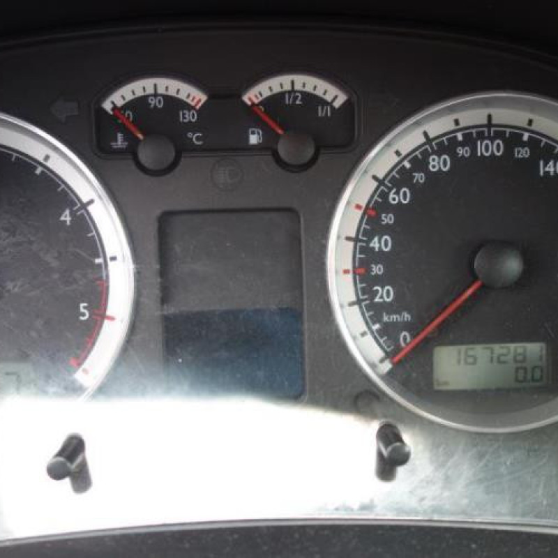 Attache ceinture avant droit VOLKSWAGEN GOLF 4 Photo n°11