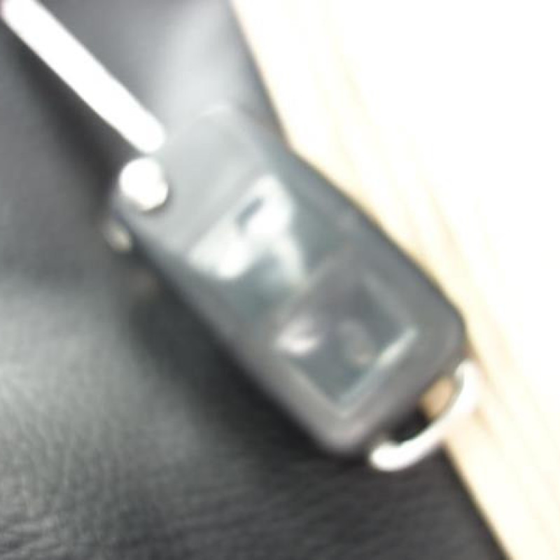 Attache ceinture avant droit VOLKSWAGEN GOLF 4 Photo n°14