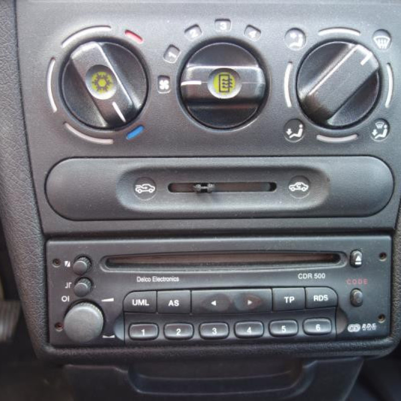 Leve vitre electrique avant droit OPEL CORSA B Photo n°8