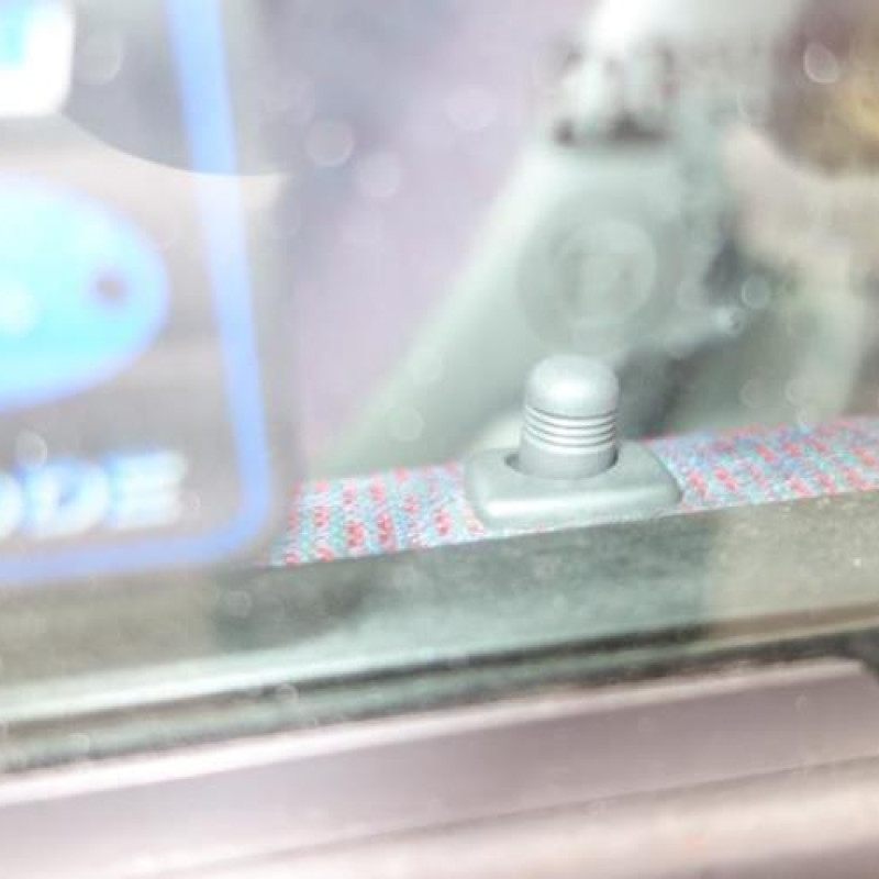 Verin de coffre FIAT PUNTO 1 Photo n°10