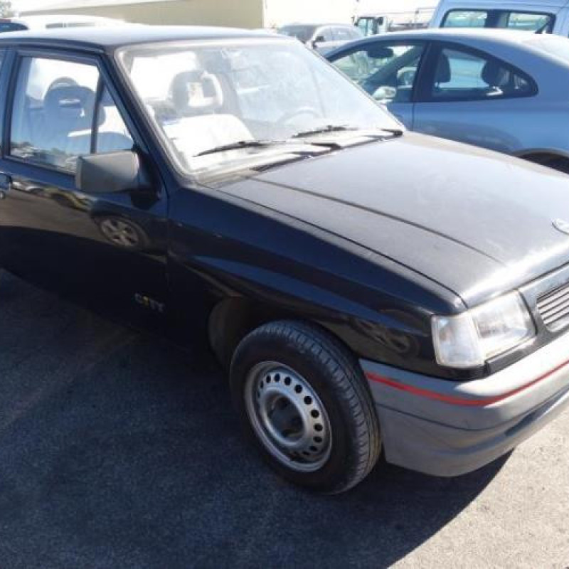 Ceinture arriere gauche OPEL CORSA A Photo n°5