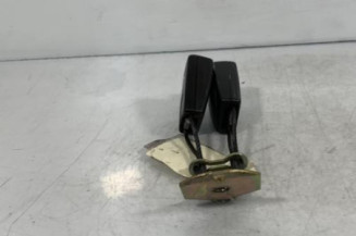 Attache ceinture arriere droit FORD MONDEO 1