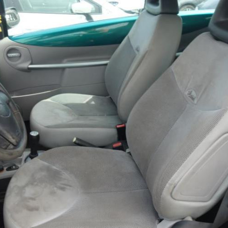 Attache ceinture arriere centrale CITROEN C3 PLURIEL Photo n°10