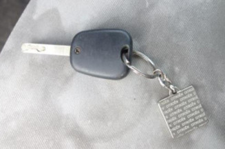 Attache ceinture arriere centrale CITROEN C3 PLURIEL