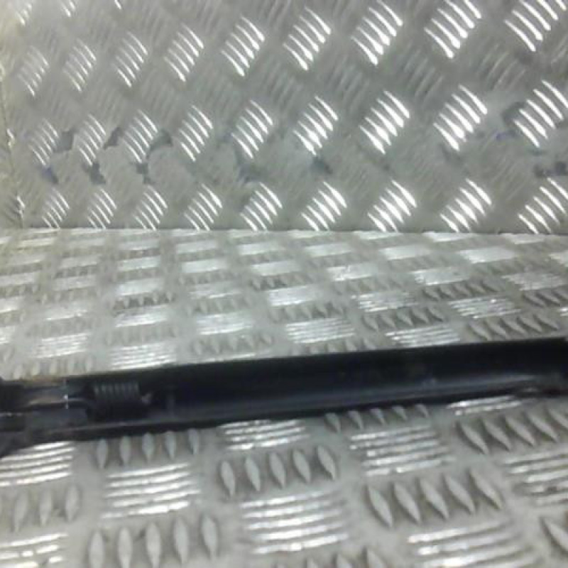 Bras essuie glace arriere VOLKSWAGEN FOX Photo n°2