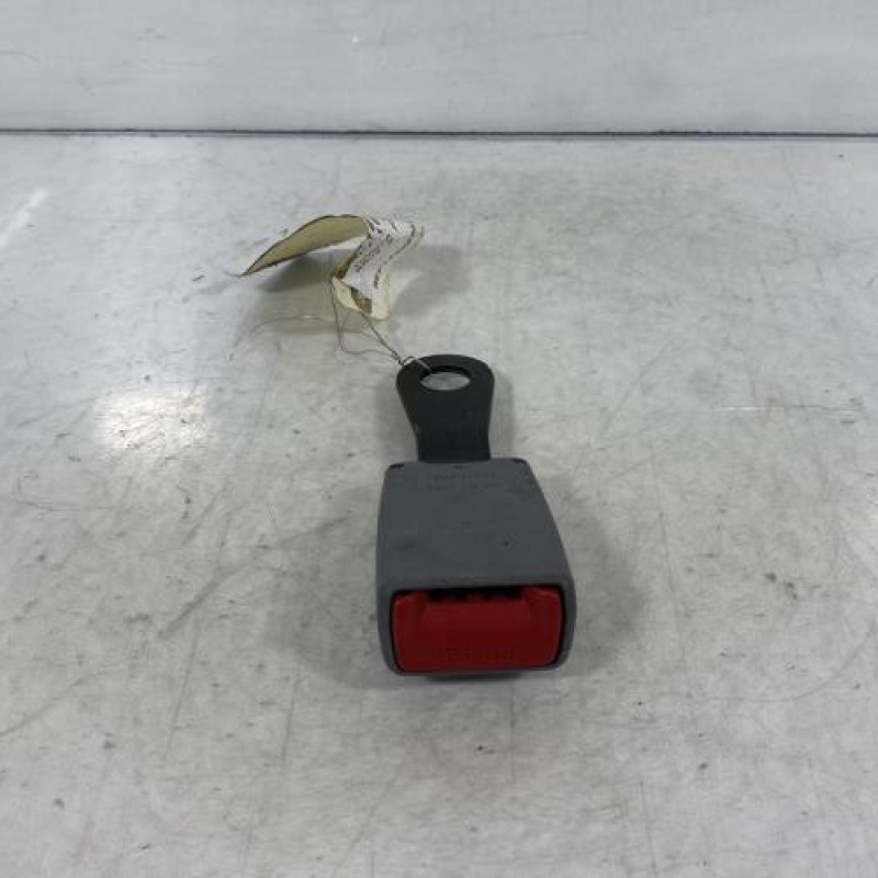 Attache ceinture arriere droit TOYOTA RAV4 2 Photo n°1