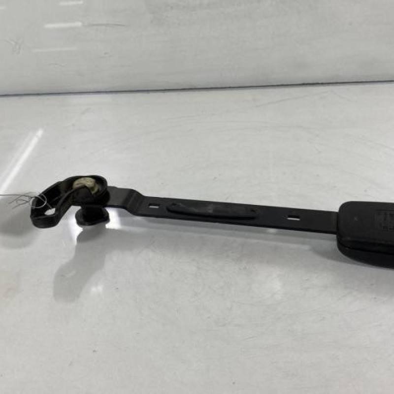 Attache ceinture avant droit VOLKSWAGEN PASSAT 4 Photo n°3