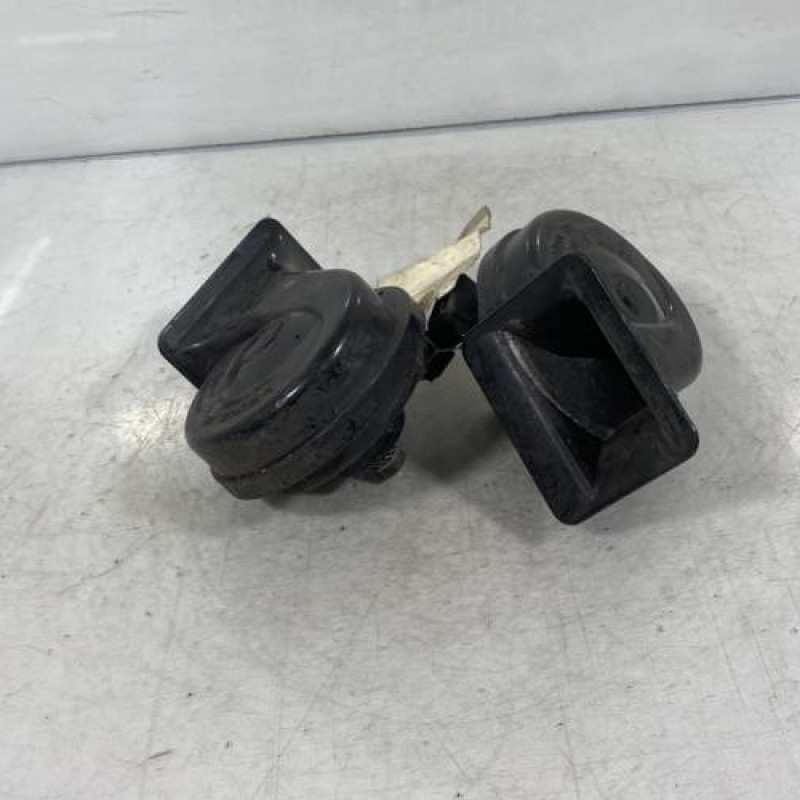 Avertisseur/Klaxon VOLKSWAGEN PASSAT 4 Photo n°3