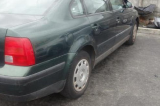 Charniere de capot VOLKSWAGEN PASSAT 4