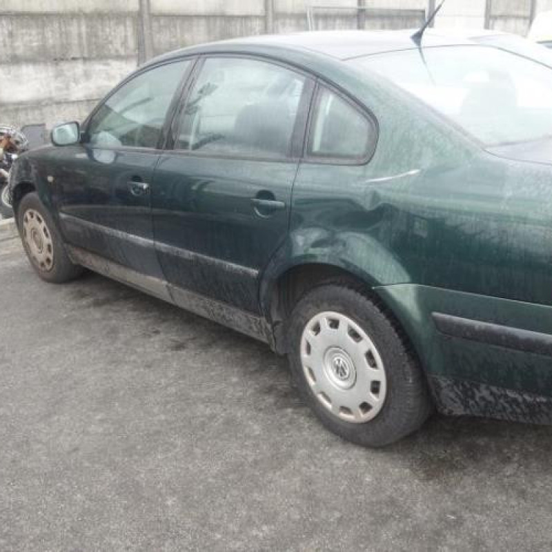 Charniere de capot VOLKSWAGEN PASSAT 4 Photo n°5