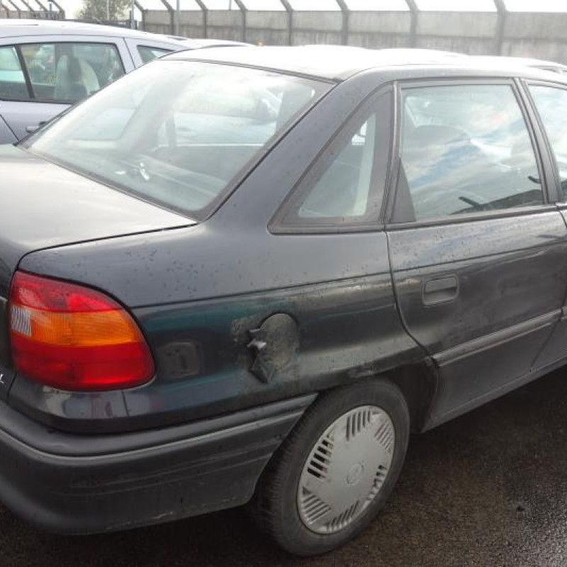 Ceinture arriere gauche OPEL ASTRA F Photo n°6