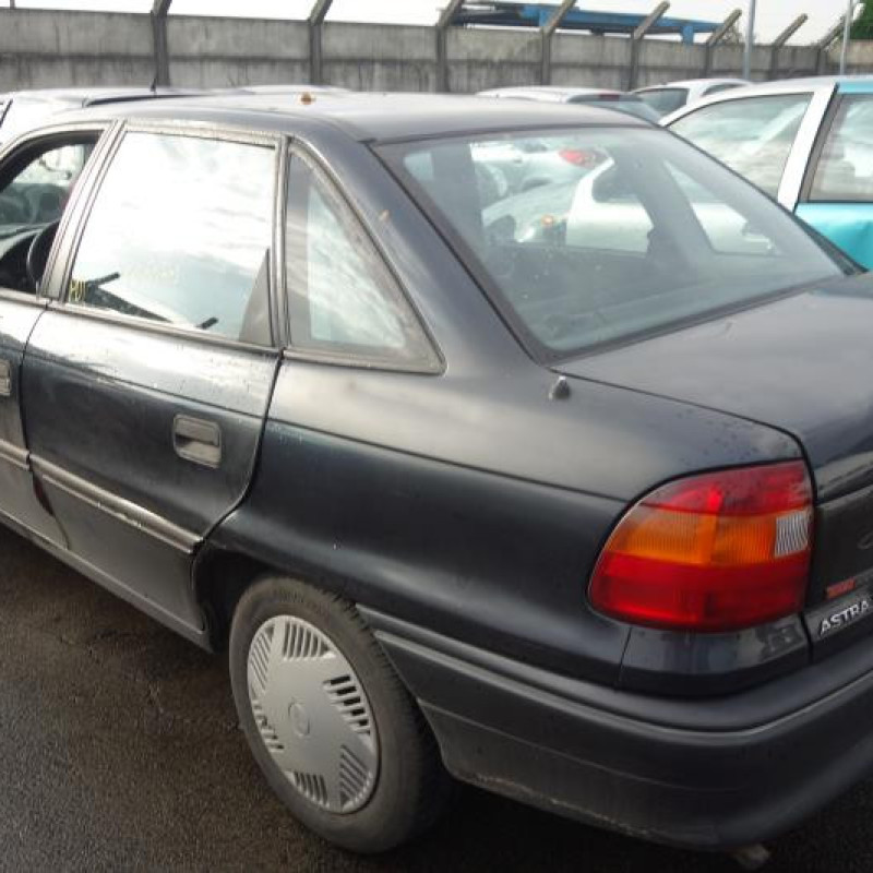 Ceinture arriere gauche OPEL ASTRA F Photo n°7
