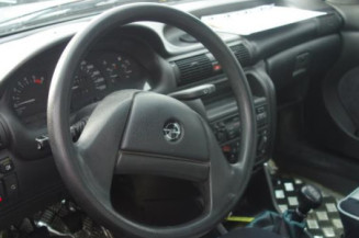 Ceinture arriere gauche OPEL ASTRA F
