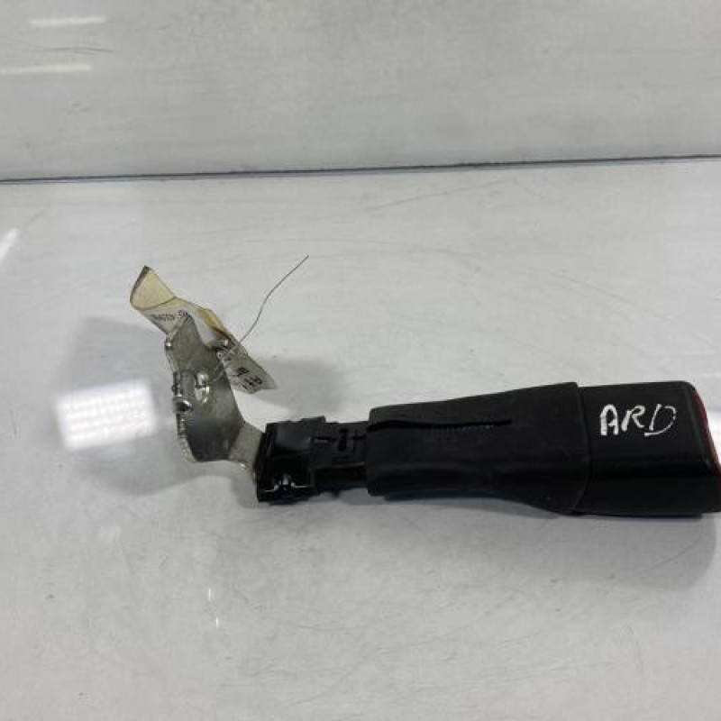 Attache ceinture arriere droit TOYOTA AURIS 1 Photo n°3