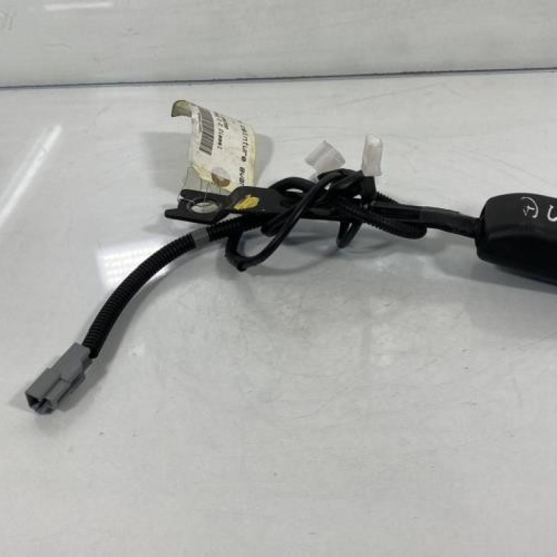 Attache ceinture avant droit TOYOTA AURIS 1 Photo n°3