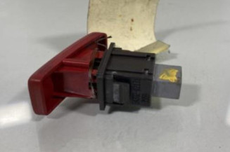 Bouton de warning TOYOTA AURIS 1