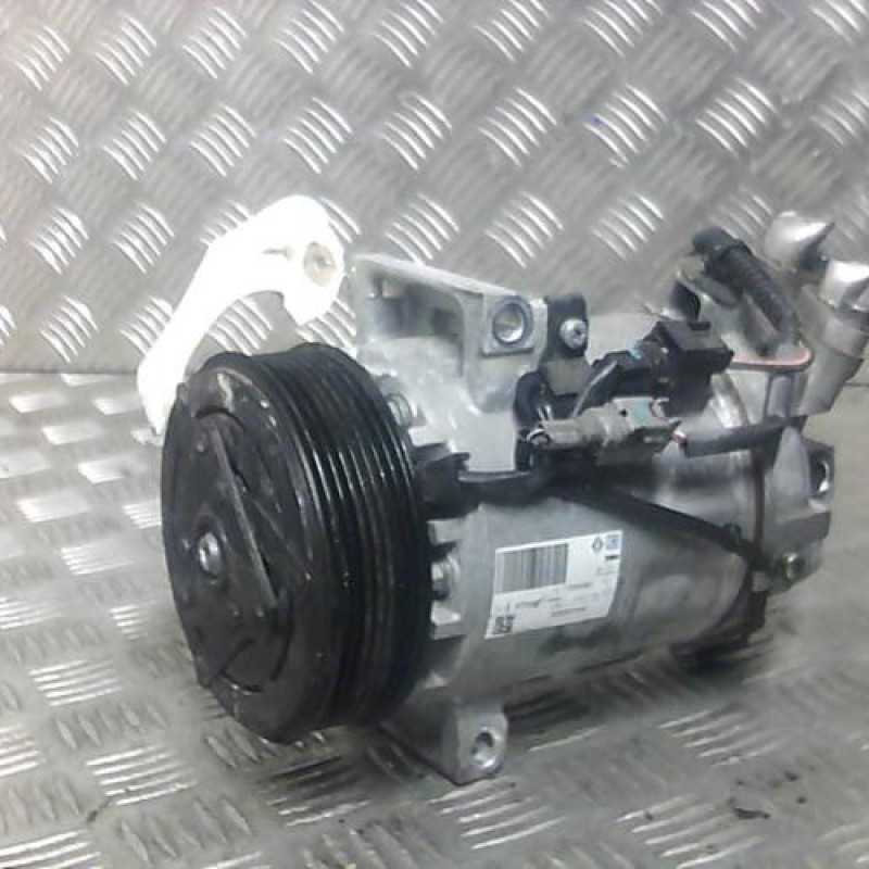 Compresseur clim RENAULT CLIO 4 Photo n°1
