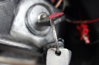 Attache ceinture avant droit RENAULT R4