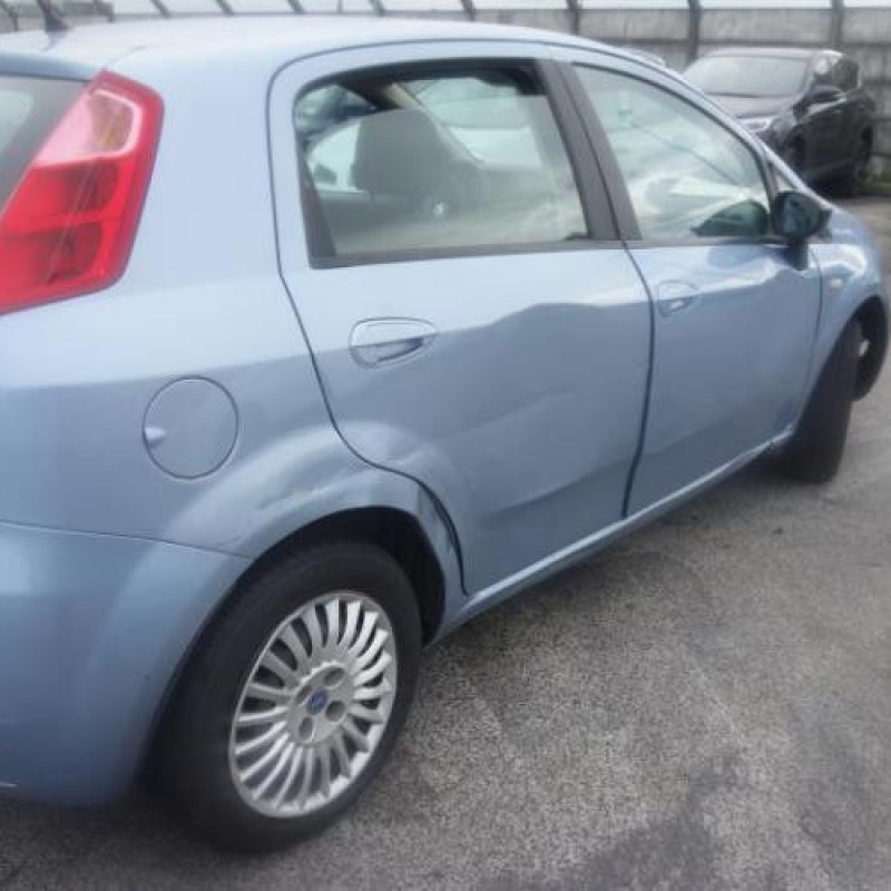 Volant FIAT GRANDE PUNTO Photo n°3