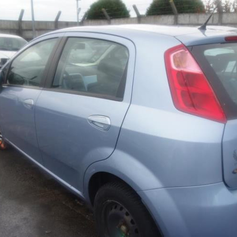Volant FIAT GRANDE PUNTO Photo n°4